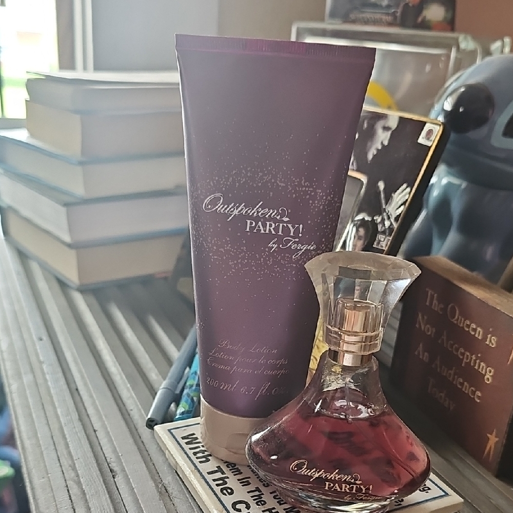 Purple Fragrance and Lotion Set Outspoken
